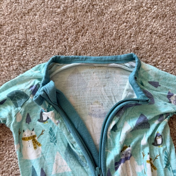 Little sleepies Christmas set 6-12 months - Picture 9 of 10